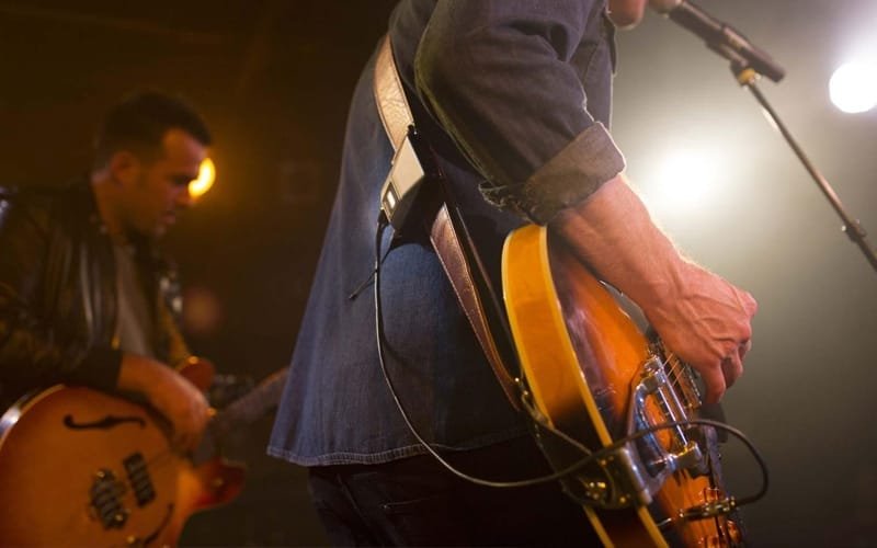 Sistema sin cables para guitarra y bajo con sonido sin interferencias